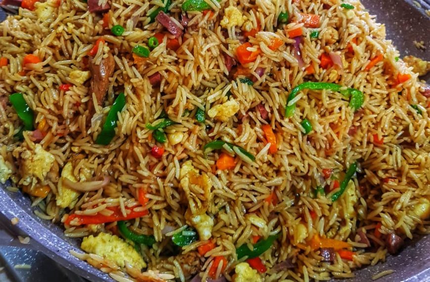 SIMPLE AND EASY CHINESE FRIED RICE RECIPE